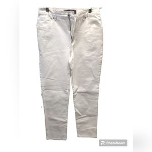 Gloria Vanderbilt Amanda Jeans